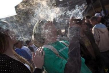 En EEUU abren el primer hotel  para fumadores de marihuana.